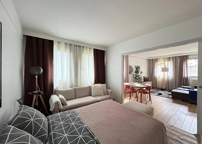 Big Apartment Eiffel Tower View