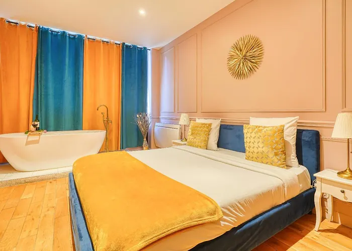 Suite Anna In Paris Republique