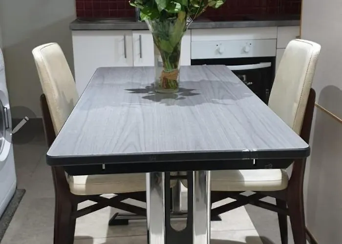 Jolie Appartement Avec 2 Chambres Partagees