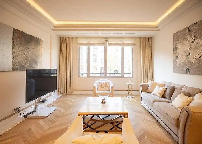 Luxury Montaigne