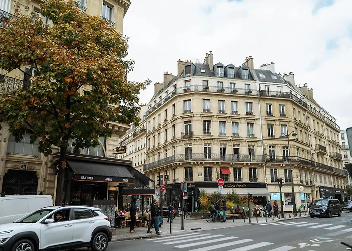 Champs Elysees & Arc De Triomphe - Cityapartmentstay