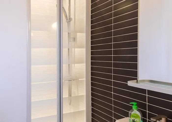 Pied-A-Terre Near Bastille & Voltaire Paris 11Th