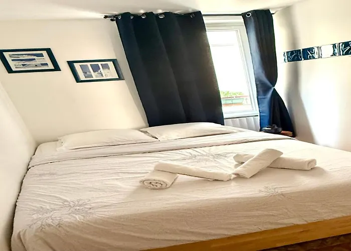Charming Apartment Near The Eiffel Tower