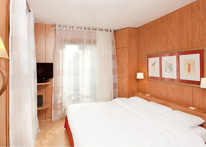 Best Western Ronceray Opera