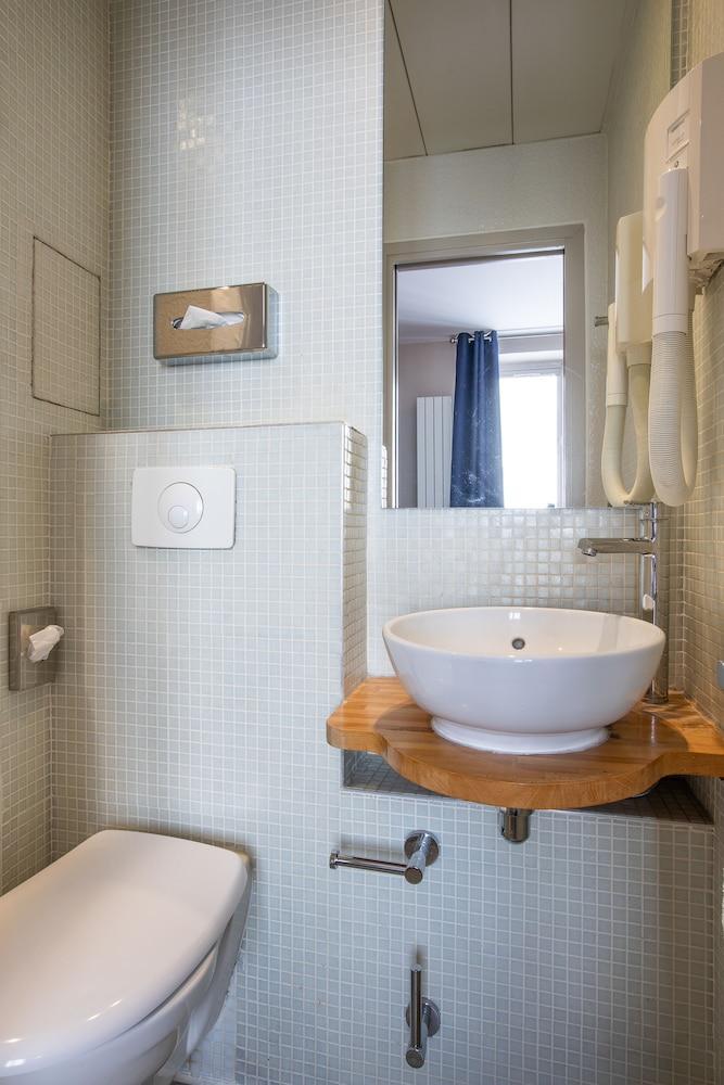 Le Petit Belloy Hotel