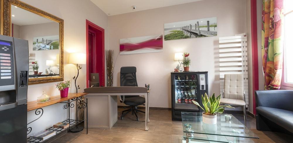 Hotel Montsouris Orléans *
