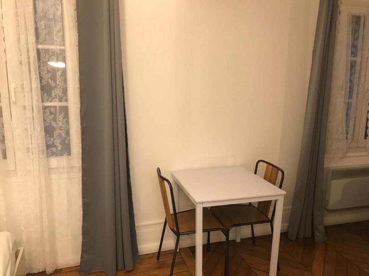 Apartment Top First Av Ternes Paris