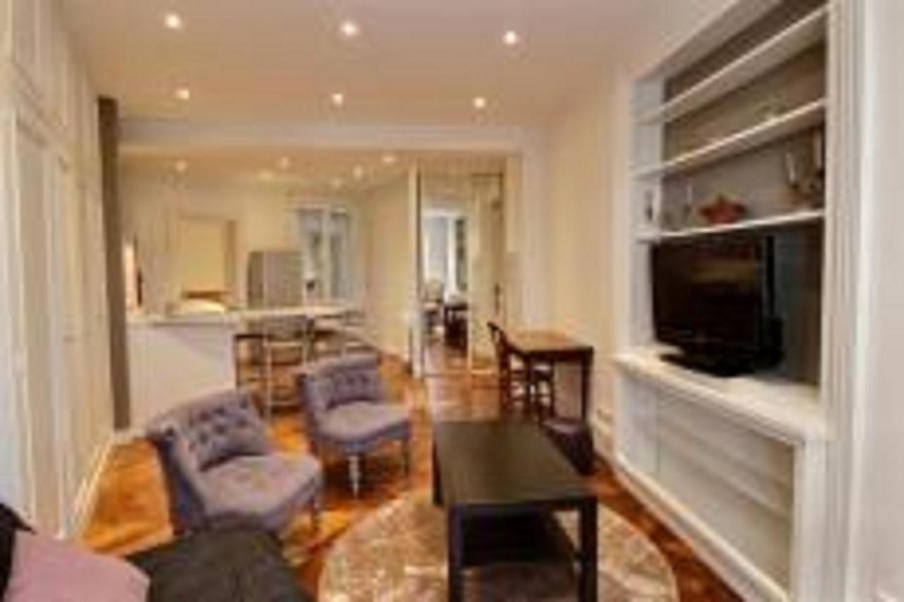 104525 - 4 Personnes A