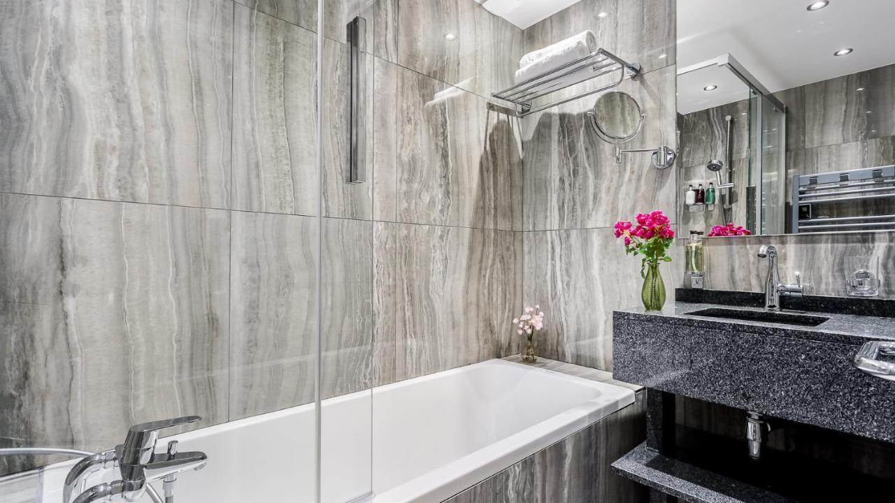 Royale 3 Bedroom, 2 Bathroom With Ac - Louvre Appartement