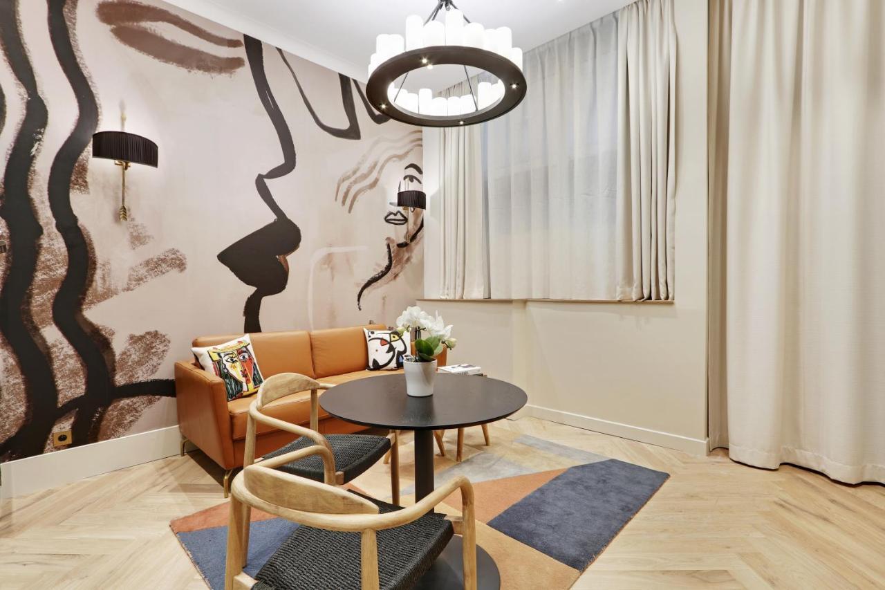 Pick A Flat's In Saint Germain - Rue Du Cherche Midi Paris
