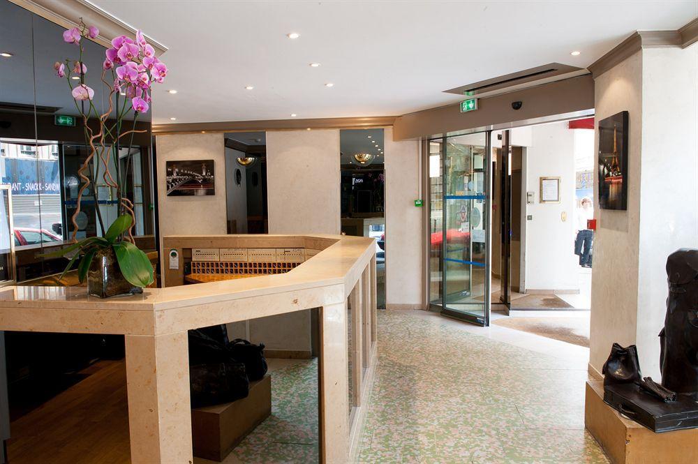 Hotel Moulin Plaza By Happyculture 3*