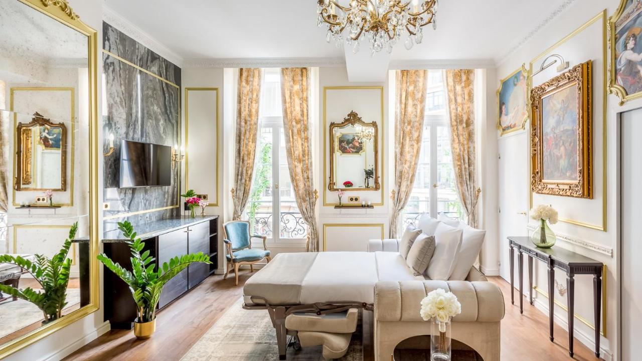 Royale 3 Bedroom, 2 Bathroom With Ac - Louvre Appartement
