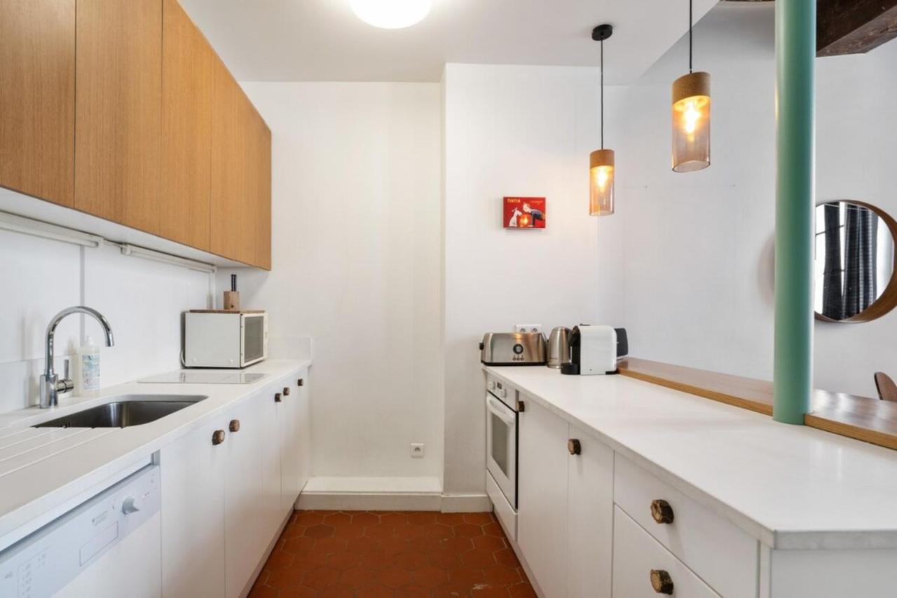 Apartment Parisian With Terrace In Saint Michel-notre Dame Paris