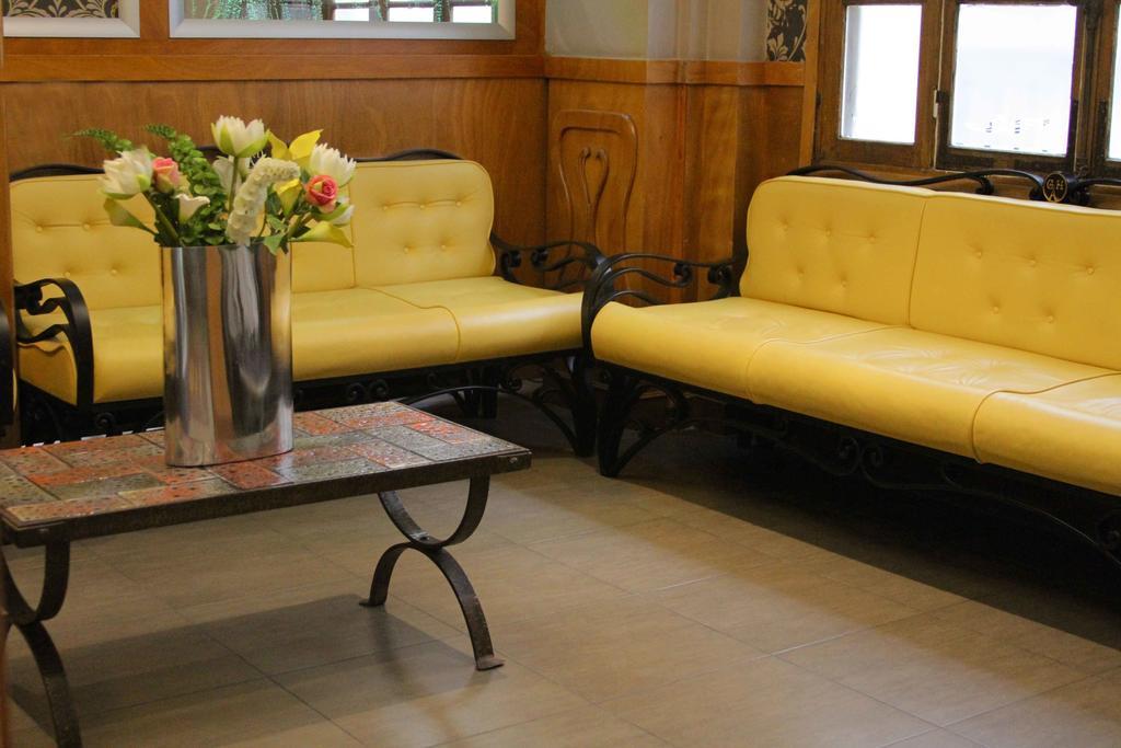 Hotel Grand Amelot 3*