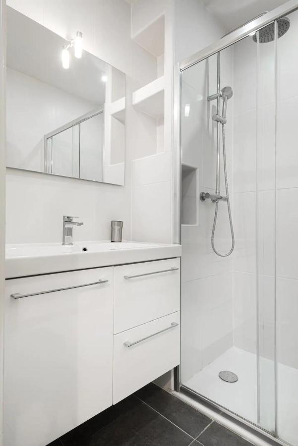 Apartment 3 Double Bedrooms In Montmartre Near Subway Ac *
