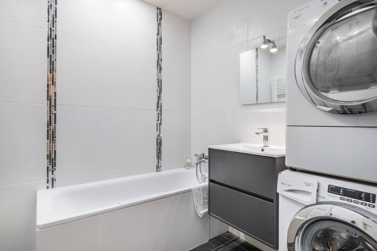 3 Double Bedrooms In Montmartre Near Subway Ac Paris