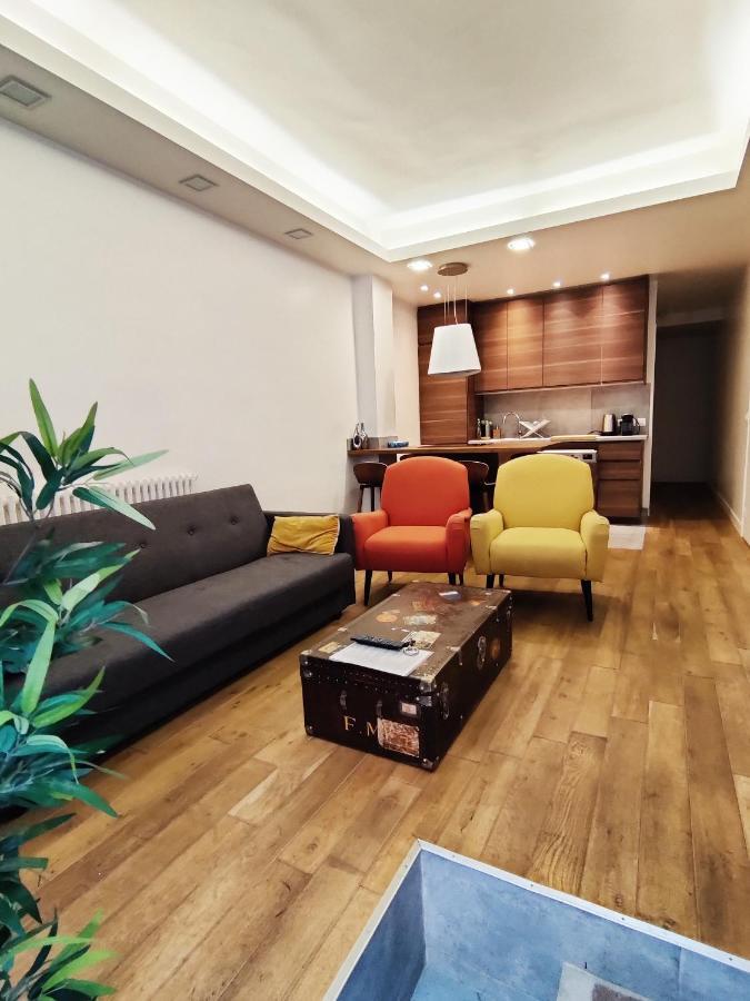 3 Double Bedrooms In Montmartre Near Subway Ac * Paris