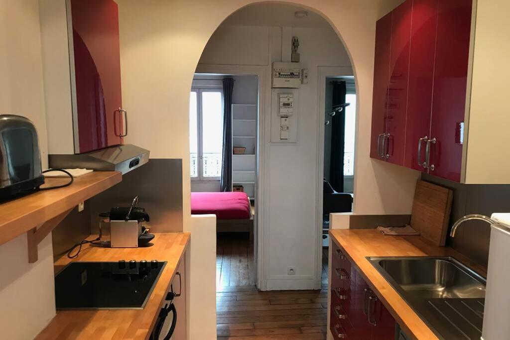 Charming In Montmartre Apartment Paris