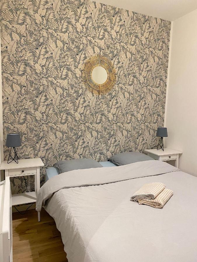 Nice 1 Bedroom Of 26m2 - Lively Area Apartment