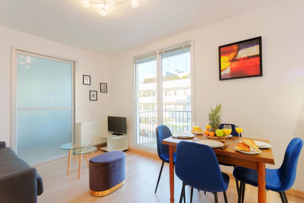 Eiffel Tower View - Private Appartement