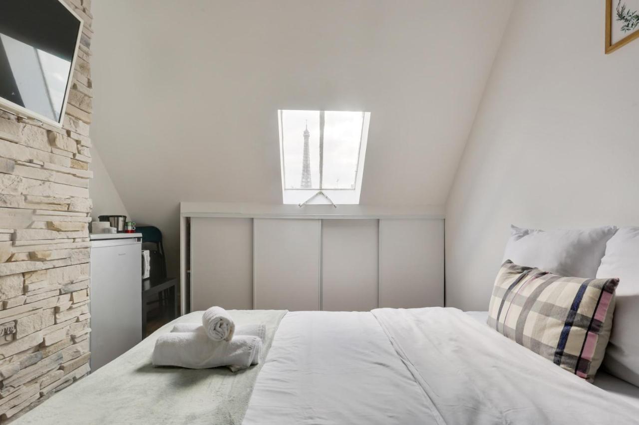Appartement Delightful Studio With Eiffet Tower View Close To Champs Elysee Avenue & Alma Bridge *