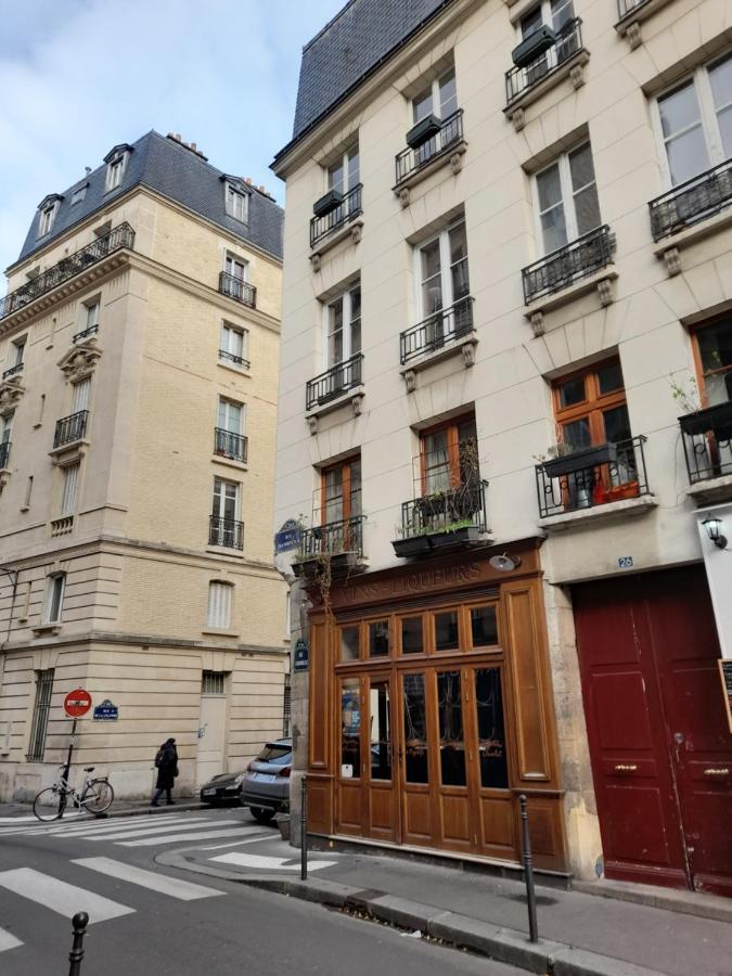 Cosy 2 Pieces Typiquement Parisien A Notre-dame Apartment