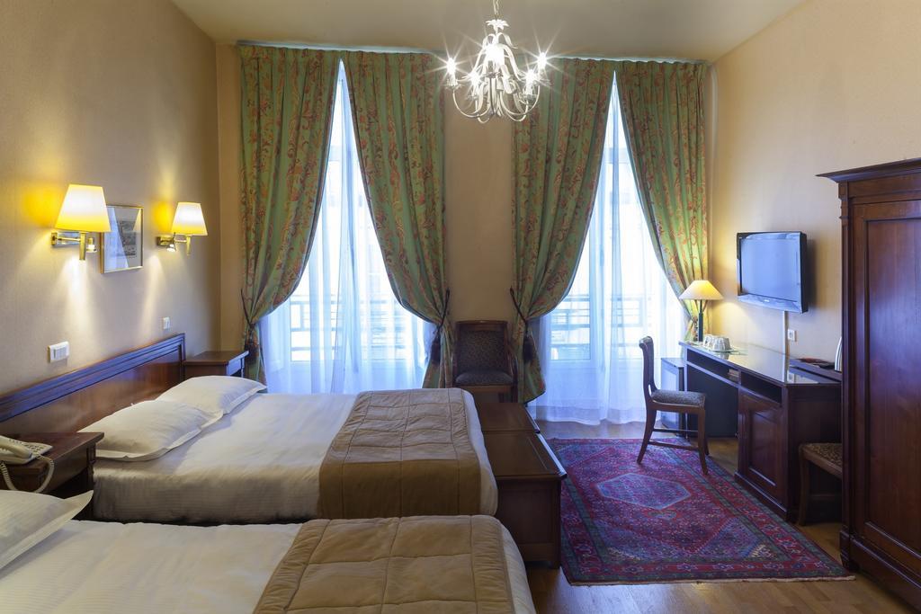 Du Palais Bourbon Paris