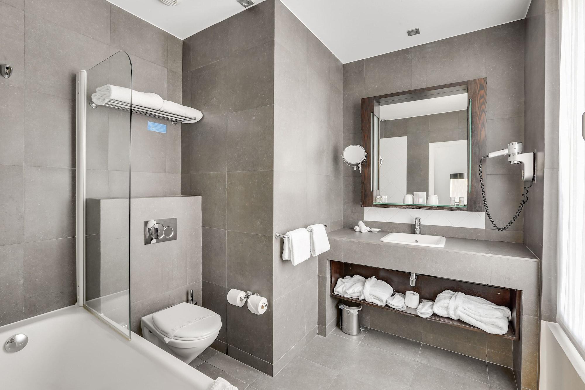 Hotel Duret Champs Elysees Paris