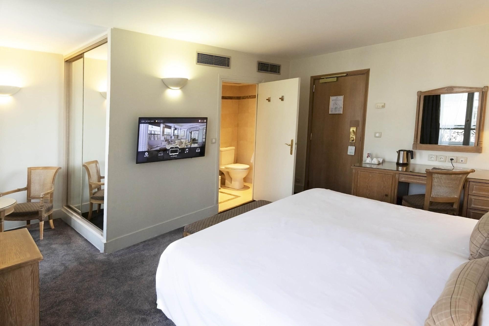 Hotel Royal Champs Elysées Paris