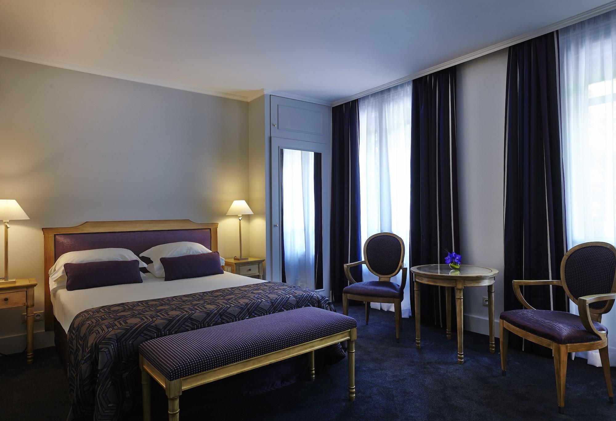 Hotel Royal Champs Elysées