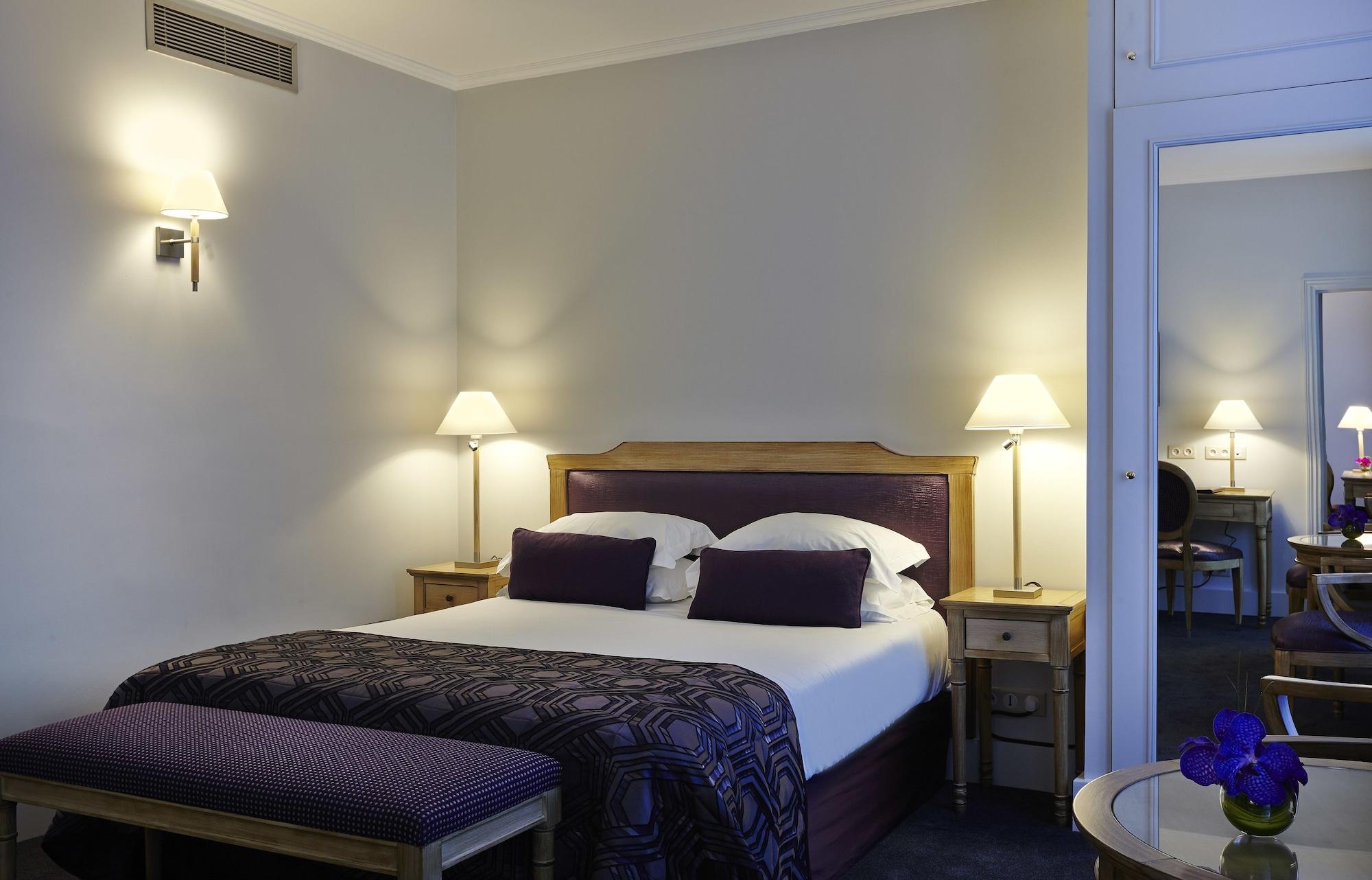 Hotel Royal Champs Elysées