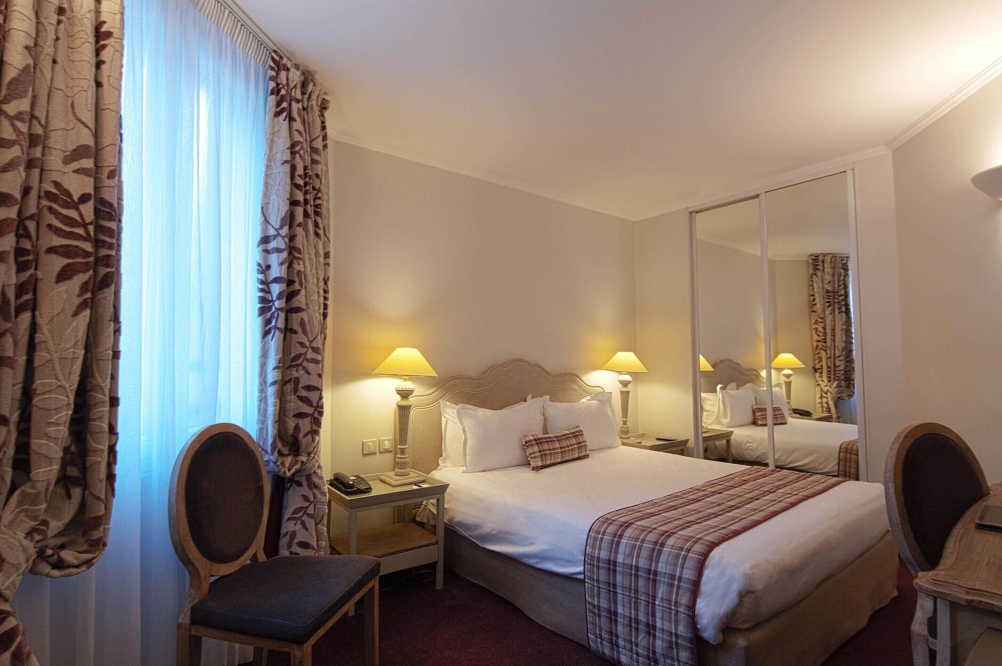 Royal Champs Elysées Hotel