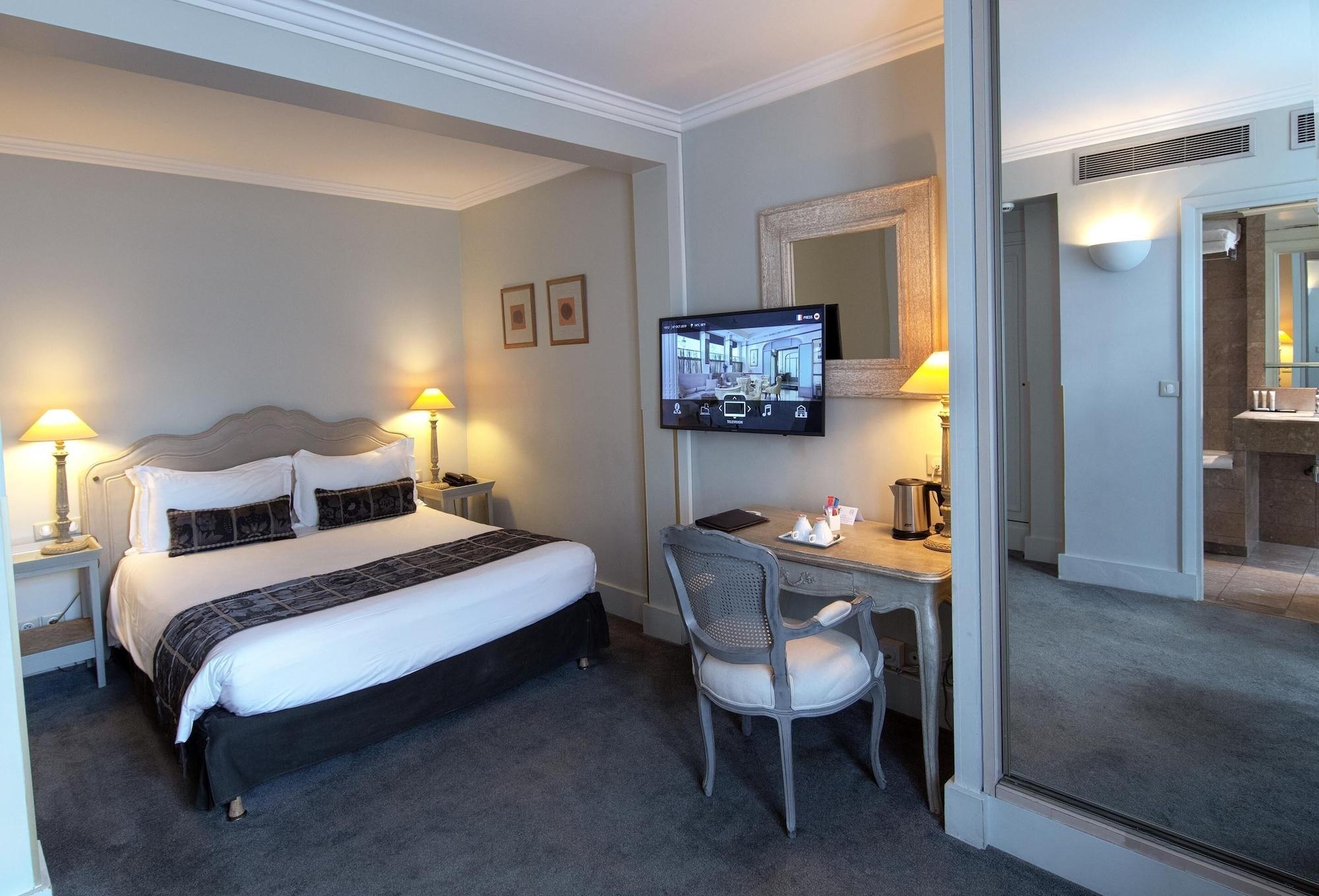 Hotel Royal Champs Elysées Paris