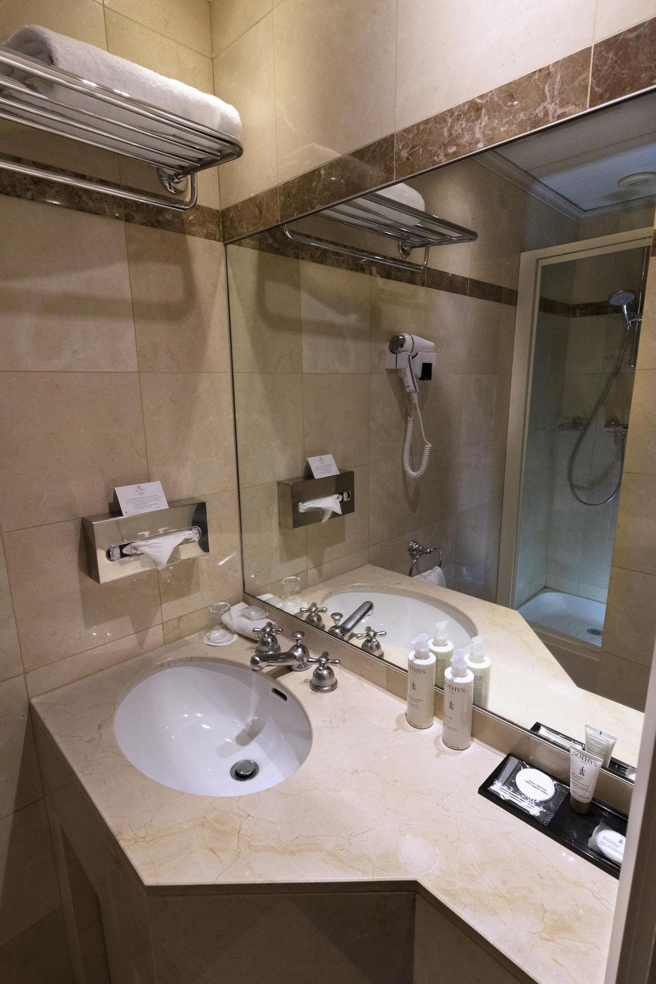Hotel Royal Champs Elysées Paris