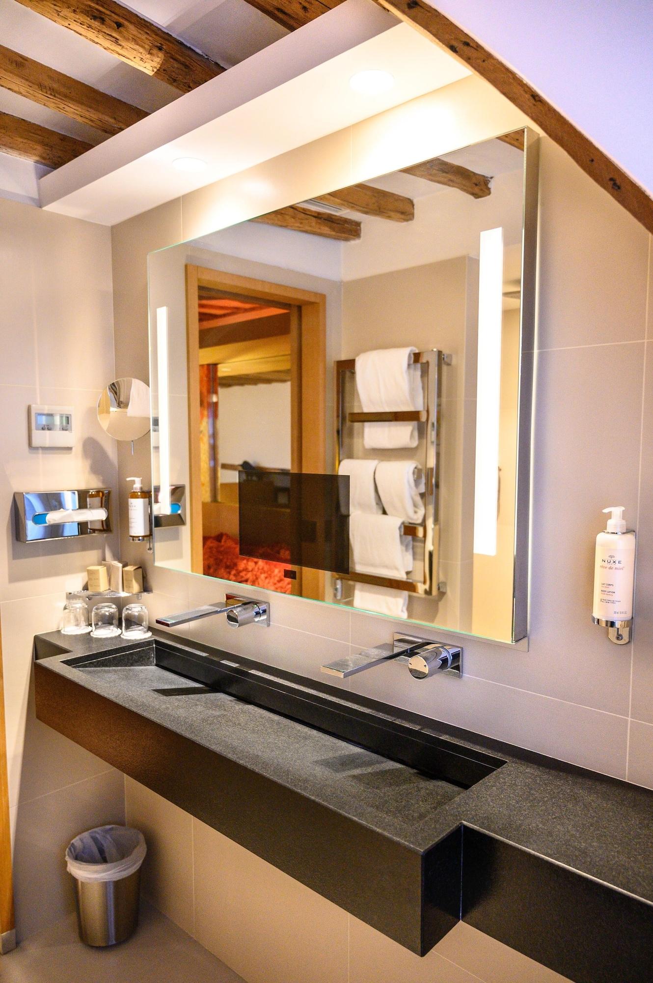 Select Hotel