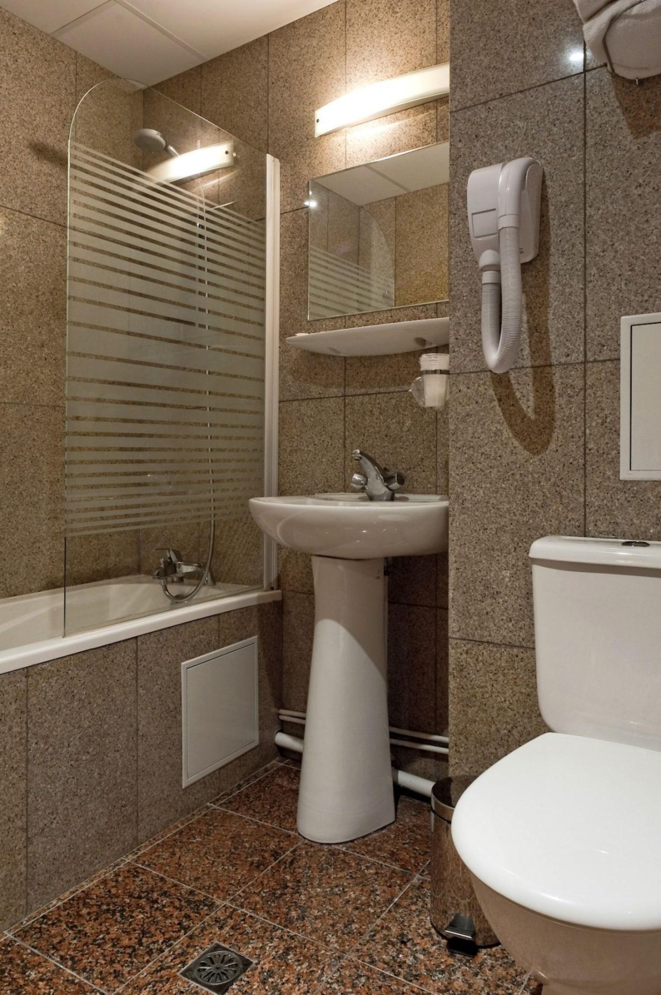 Americain Hotel 2*
