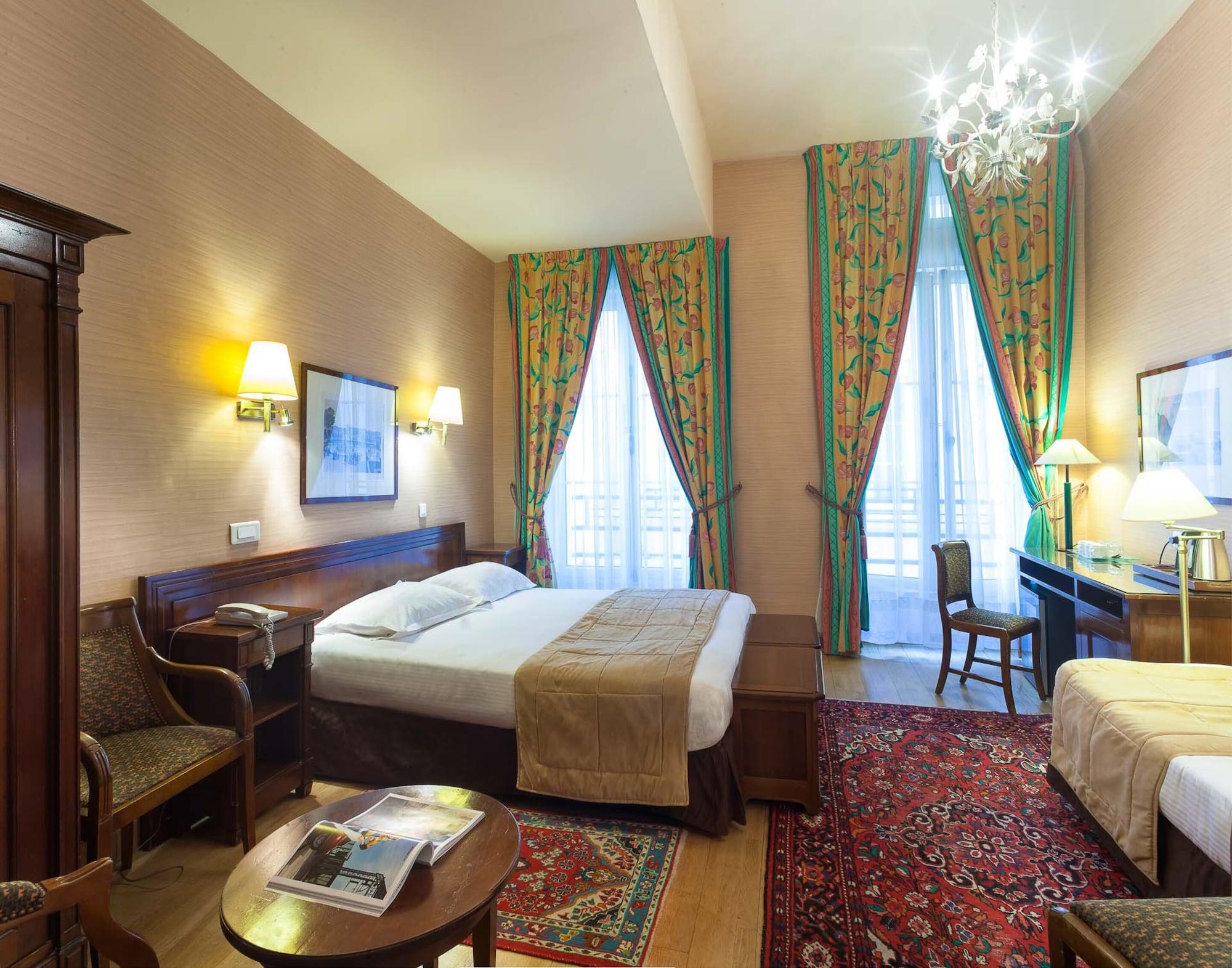 Du Palais Bourbon Hotel