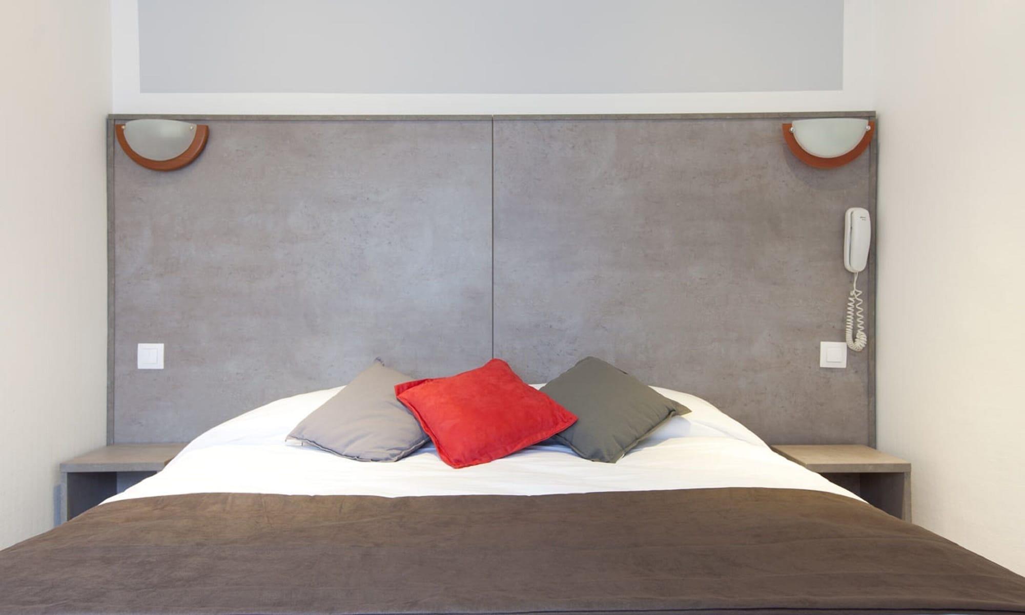 Hotel Panam Gambetta- Place Gambetta-mairie De Gambetta Paris