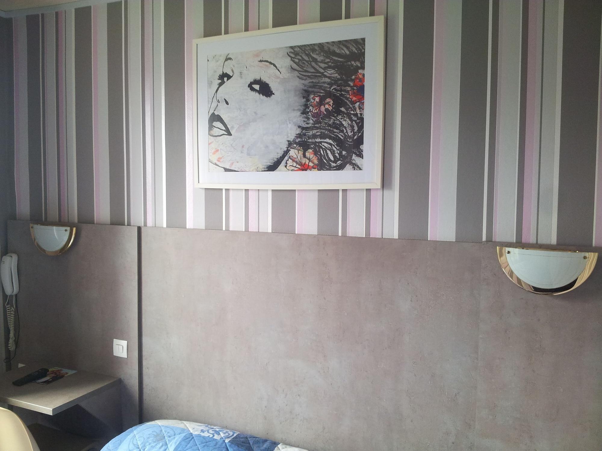 Hotel Panam Gambetta- Place Gambetta-mairie De Gambetta 3*