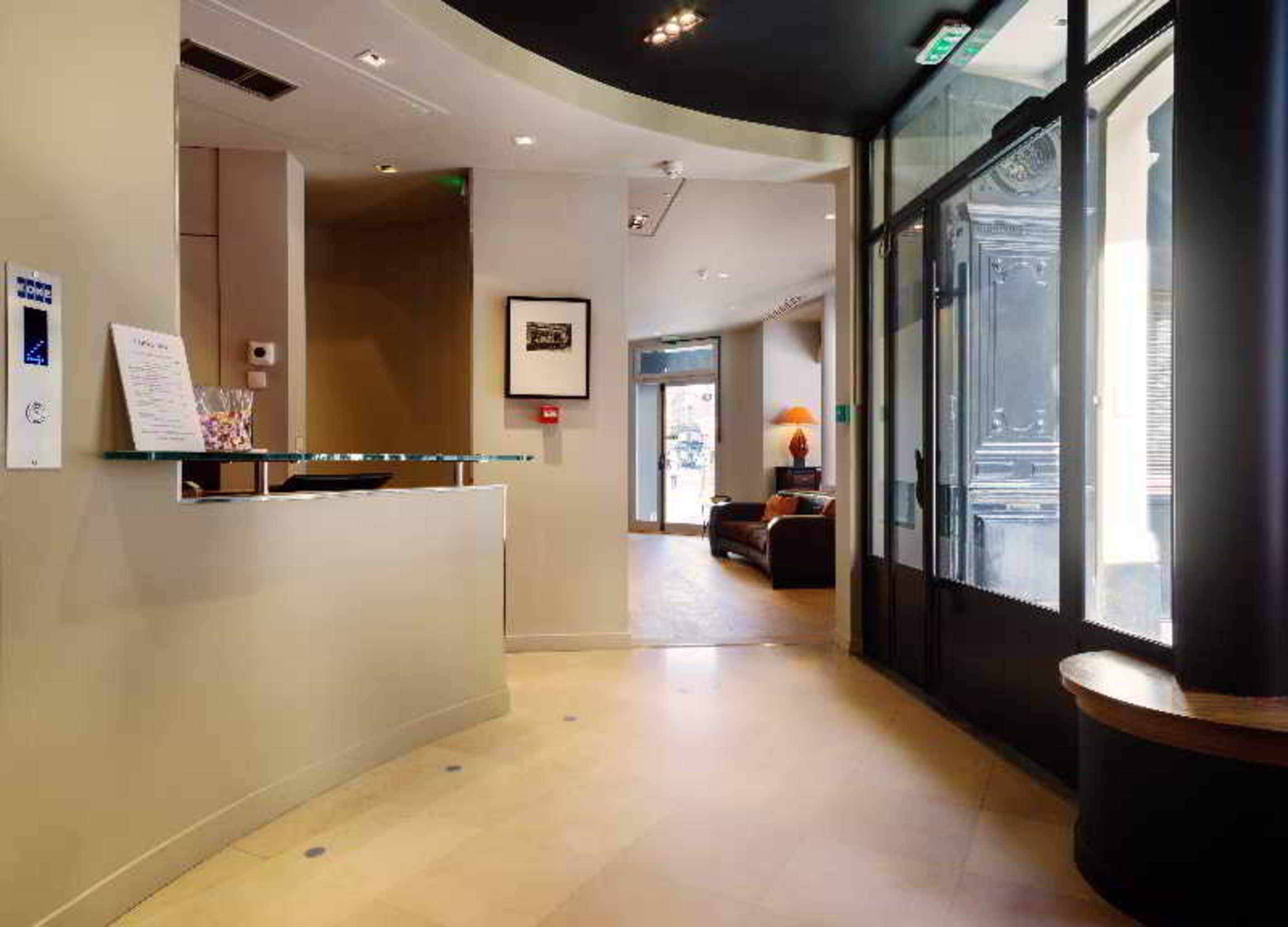 Chateaudun Opera Hotel