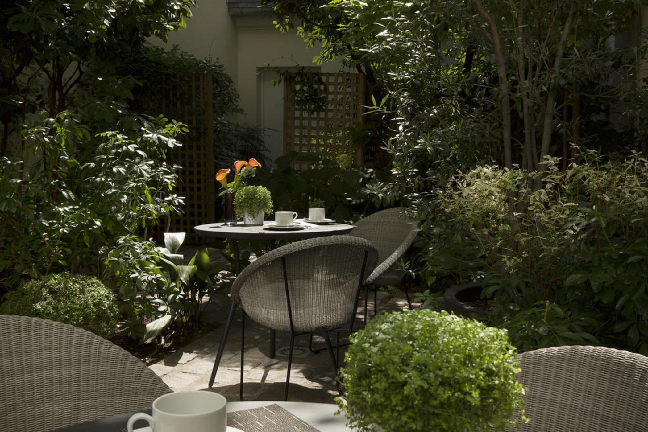Hotel A La Des Artistes Paris