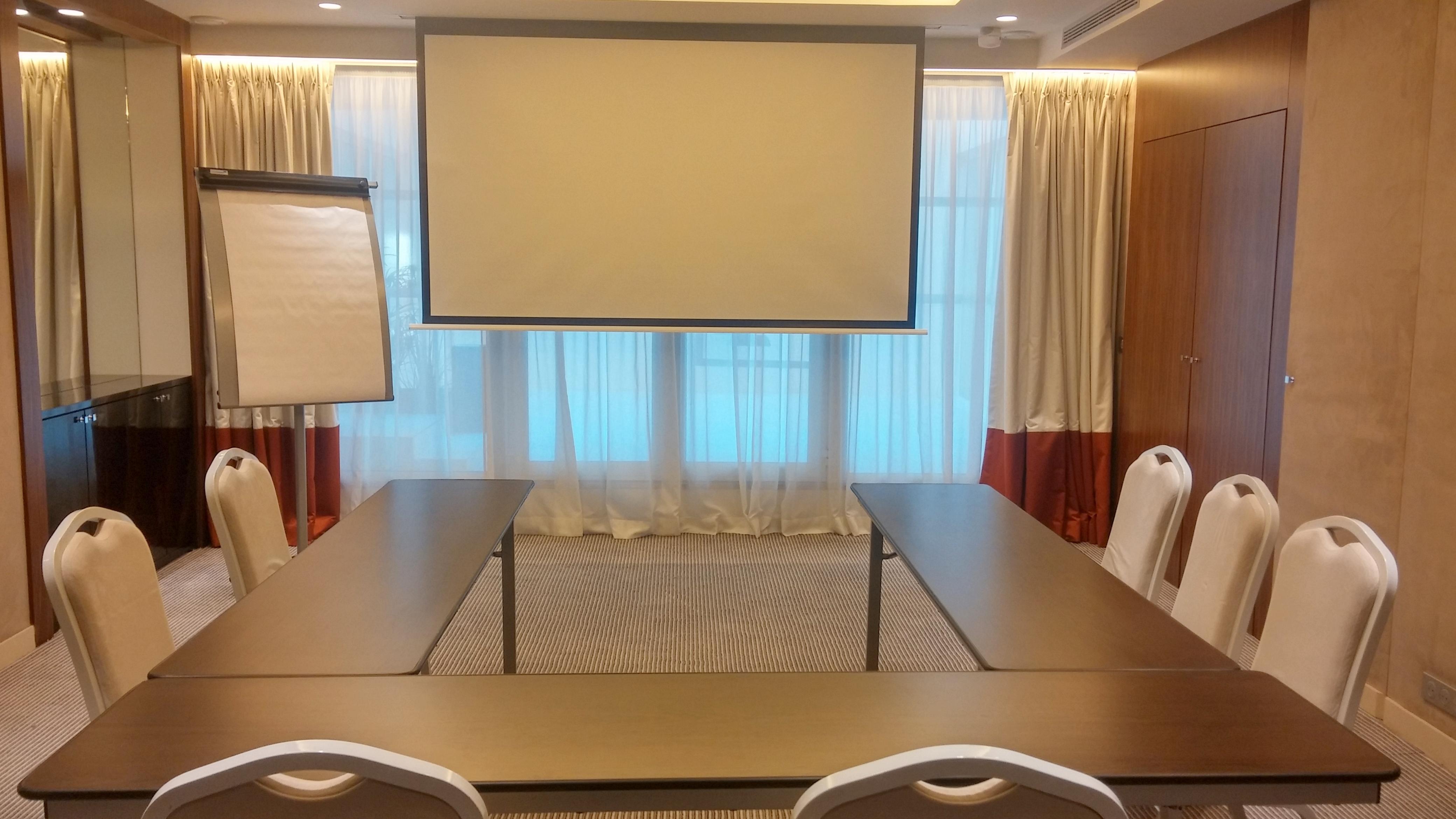 Le M Hotel 4*
