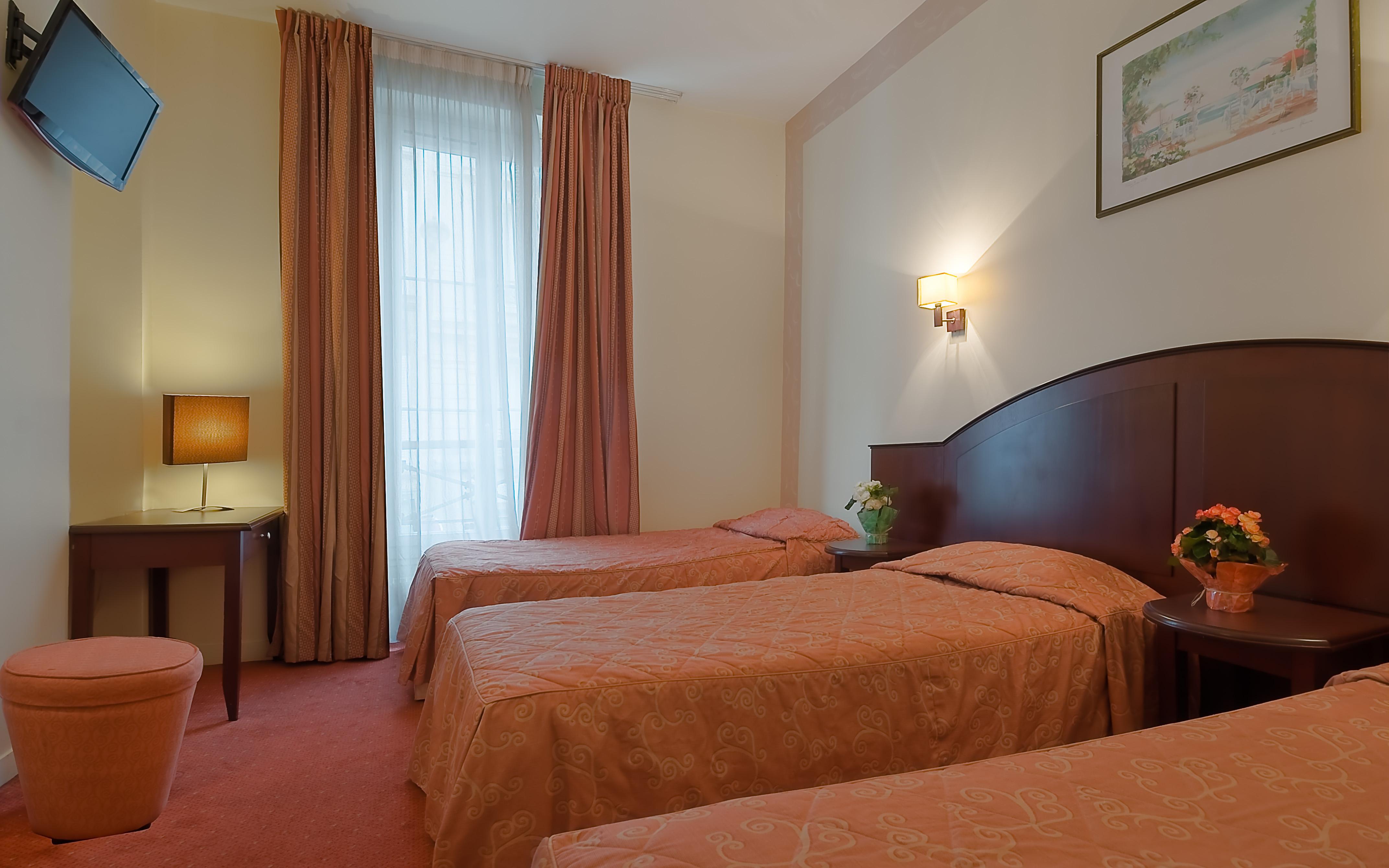 Le Faubourg Opera Hotel