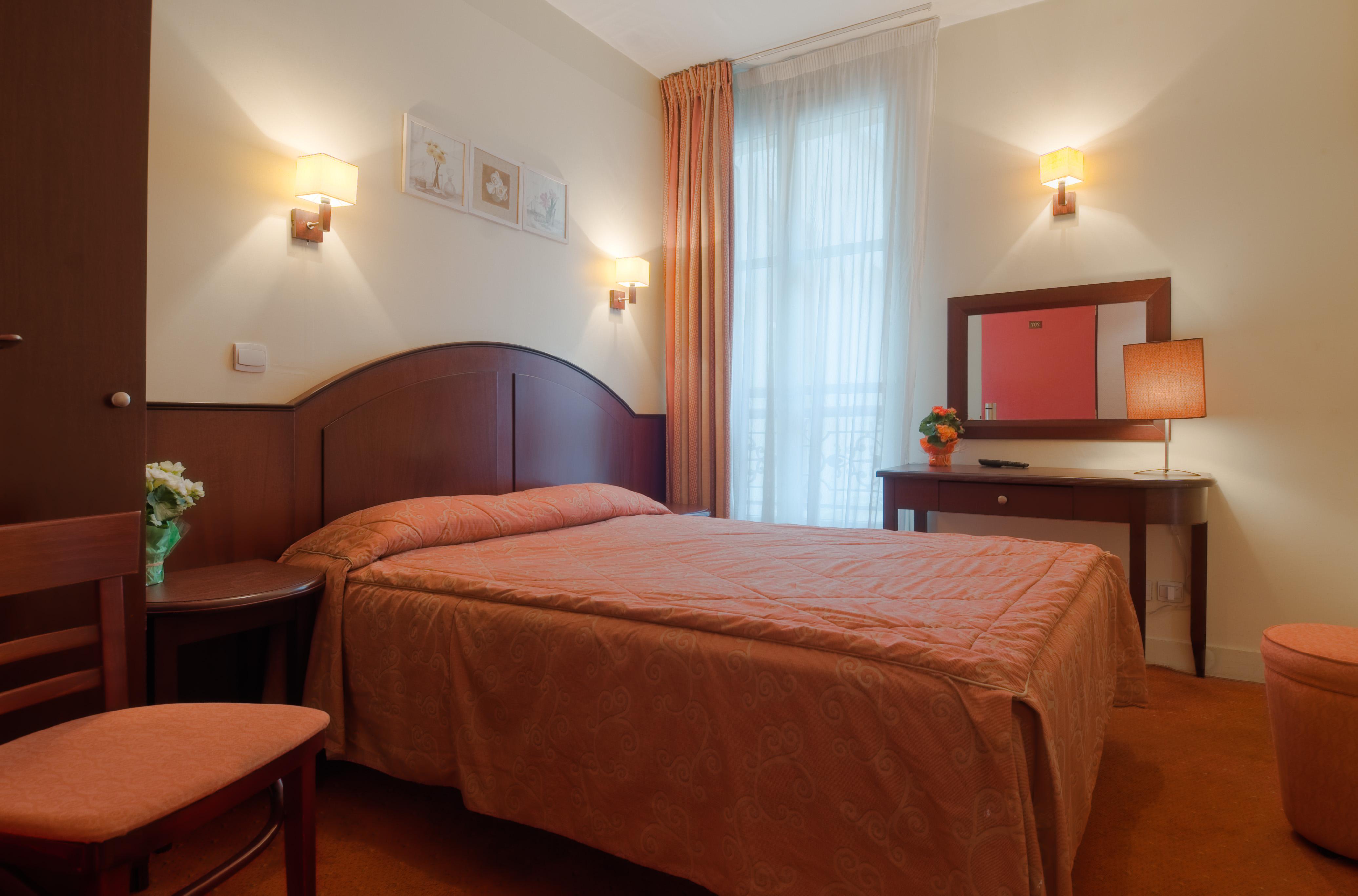 Hotel Le Faubourg Opera Paris