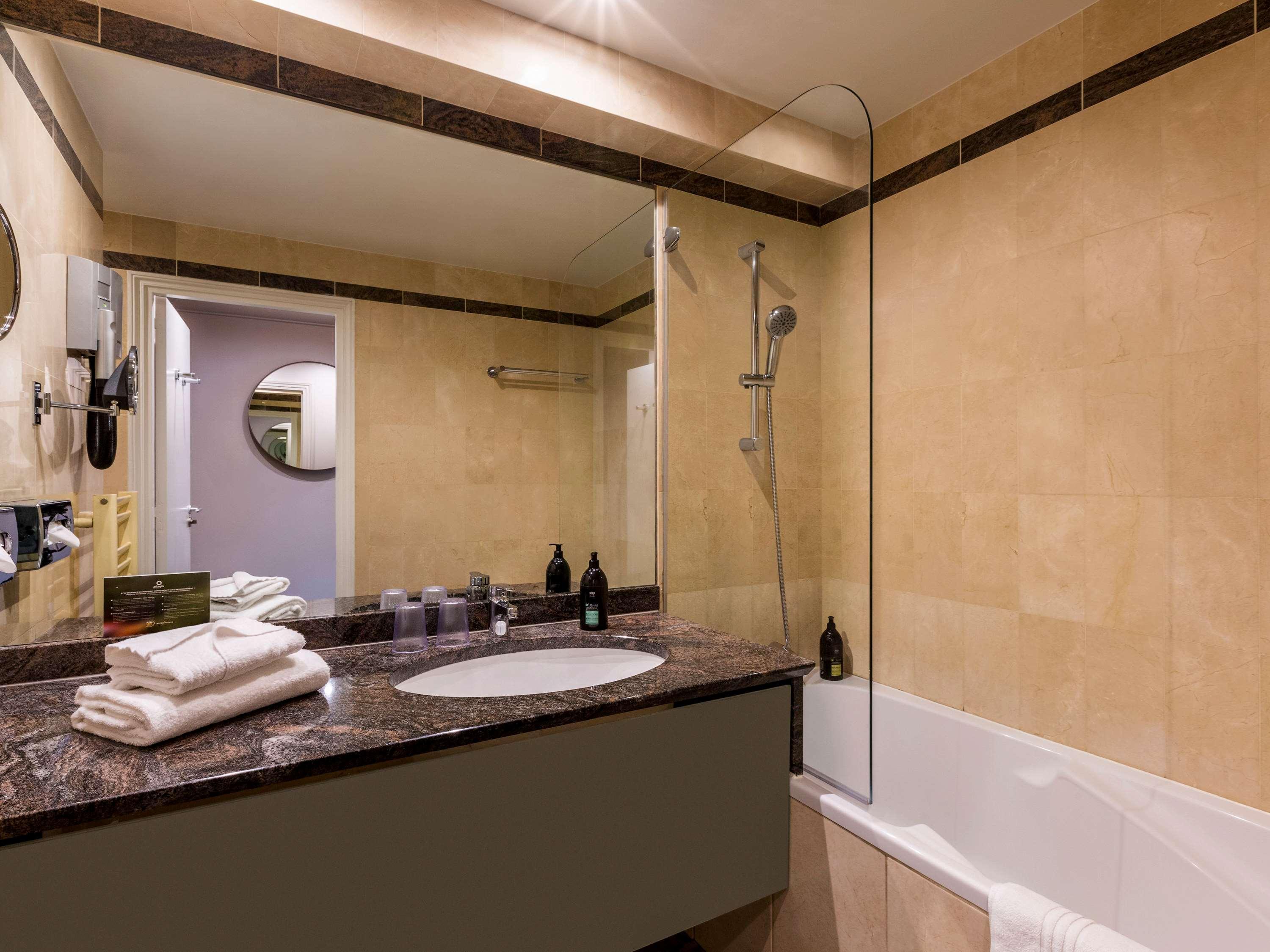 Adagio Haussmann Champs Elysees Aparthotel 4*