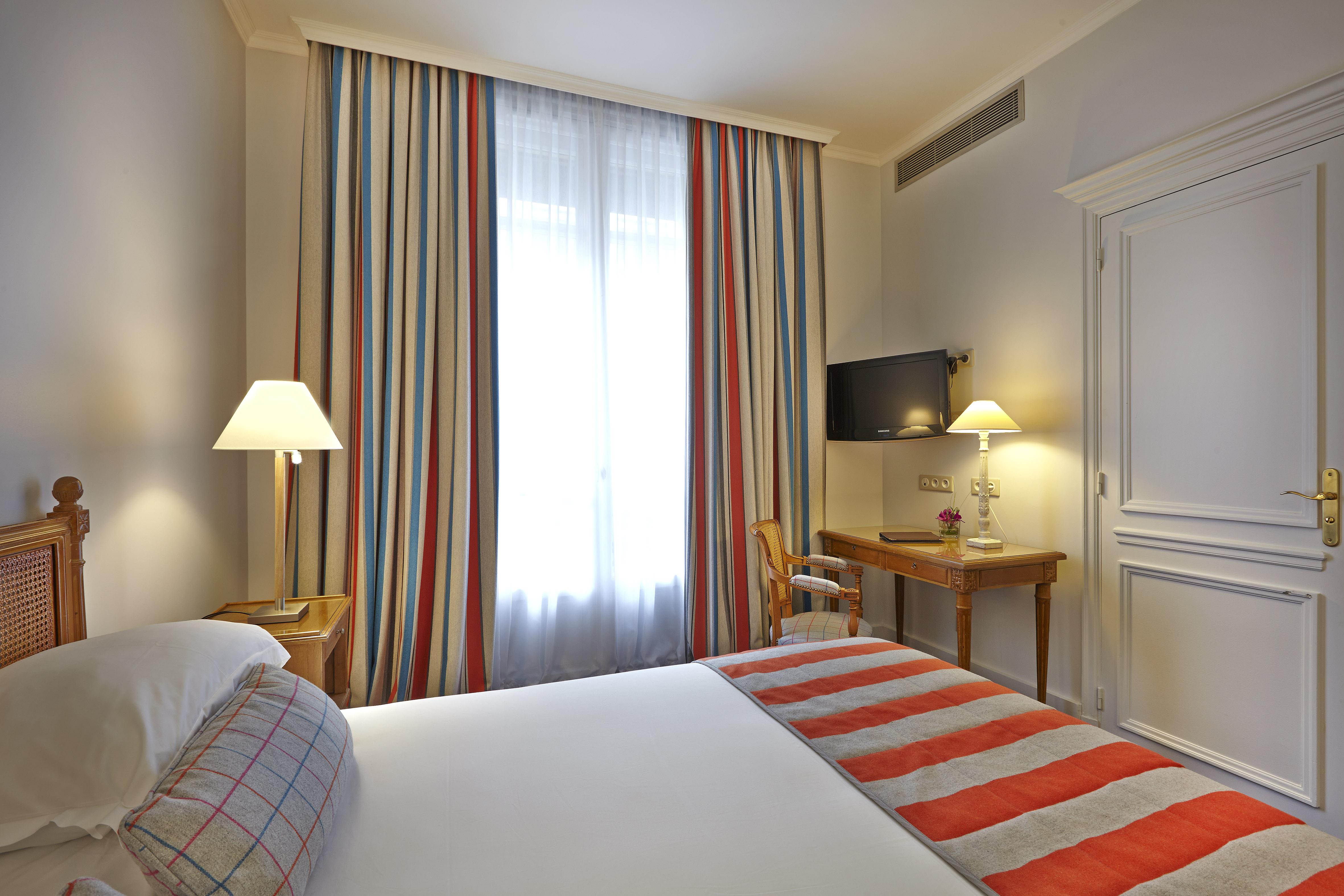 Royal Champs Elysées Hotel Paris