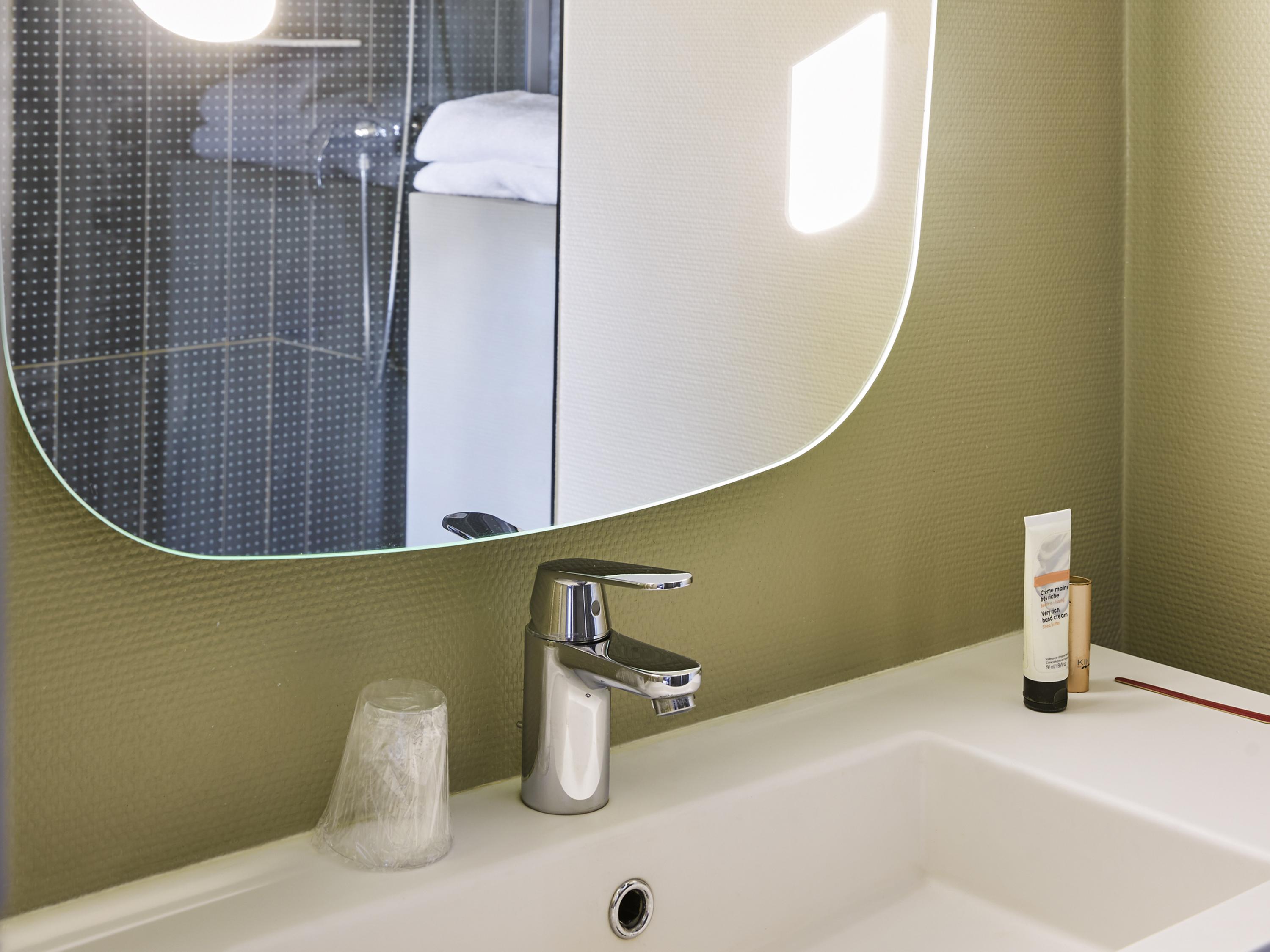 Ibis Canal Saint Martin Hotel Paris