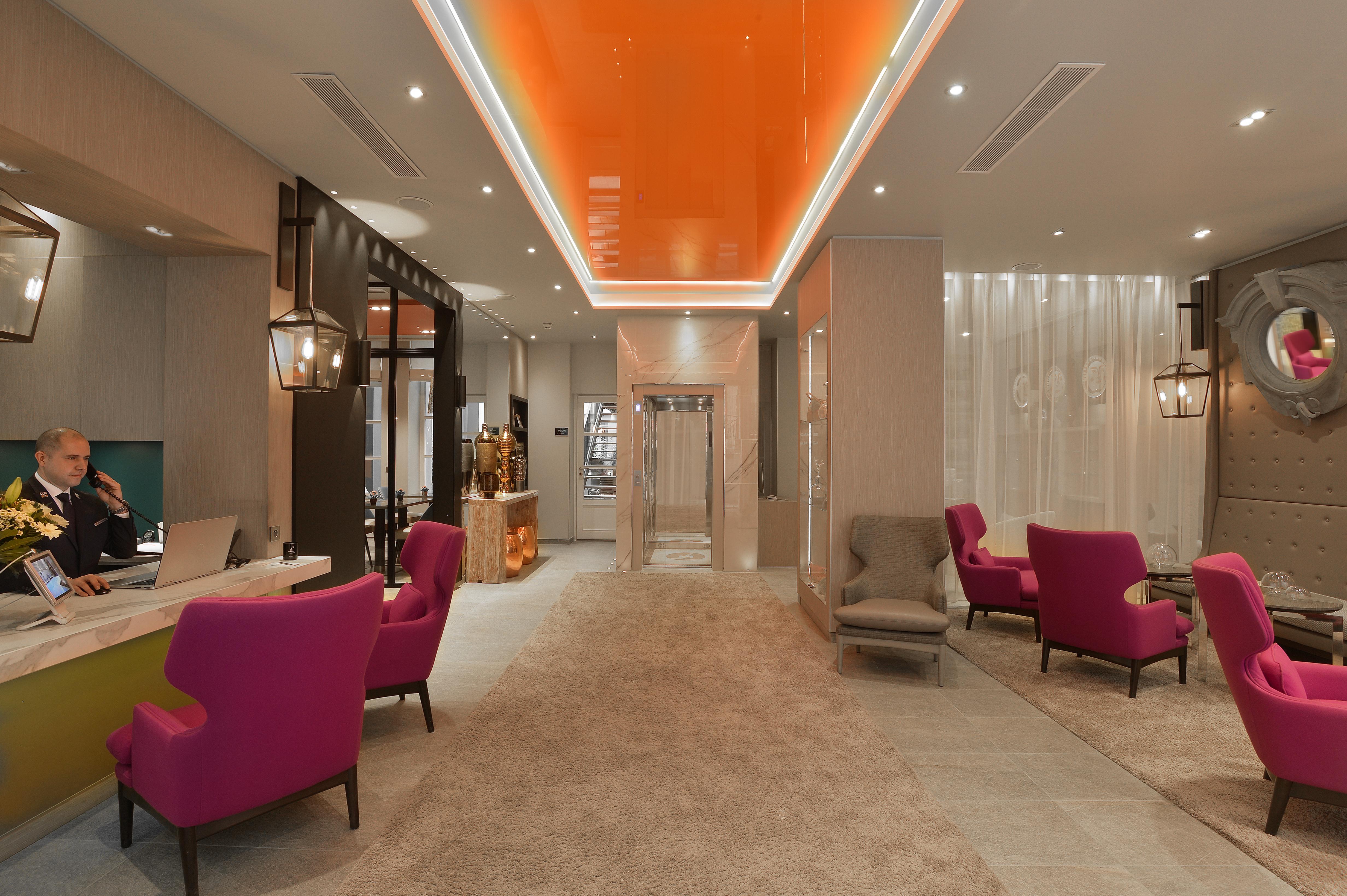 La Lanterne & By Timhotel