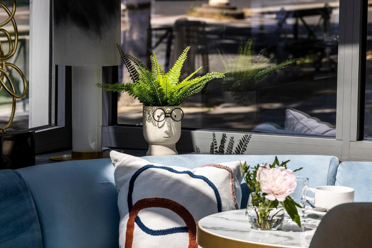 Nude - Color Vision Hotel 4*
