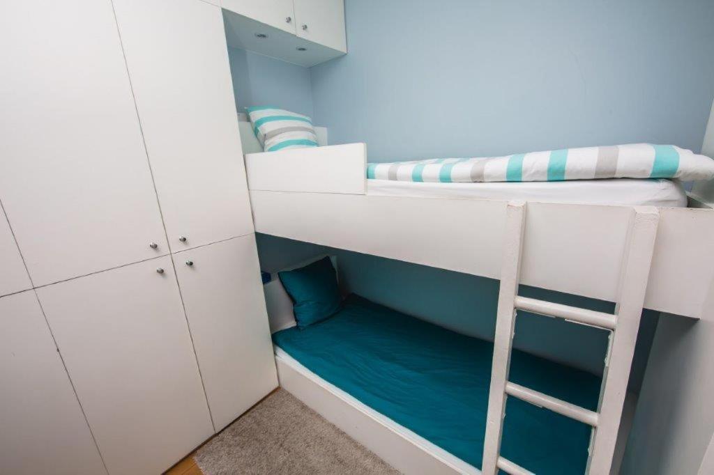 Flat App Entier N106 F3 * Paris